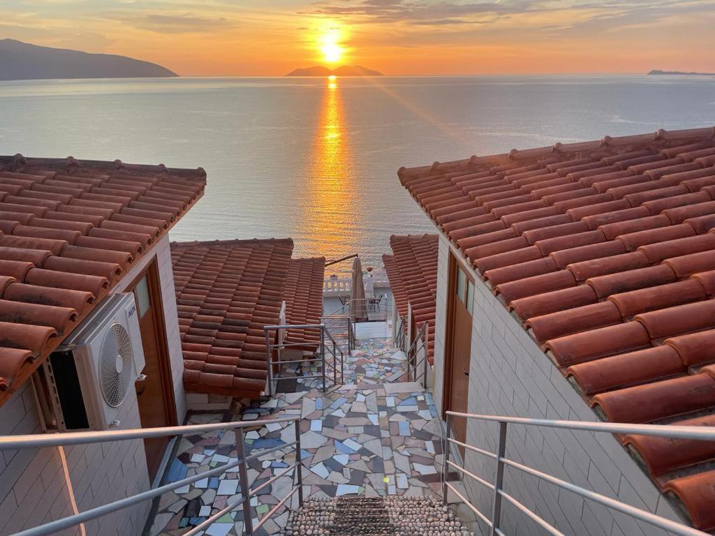 Sea View Apartments Vlore Bagian luar foto