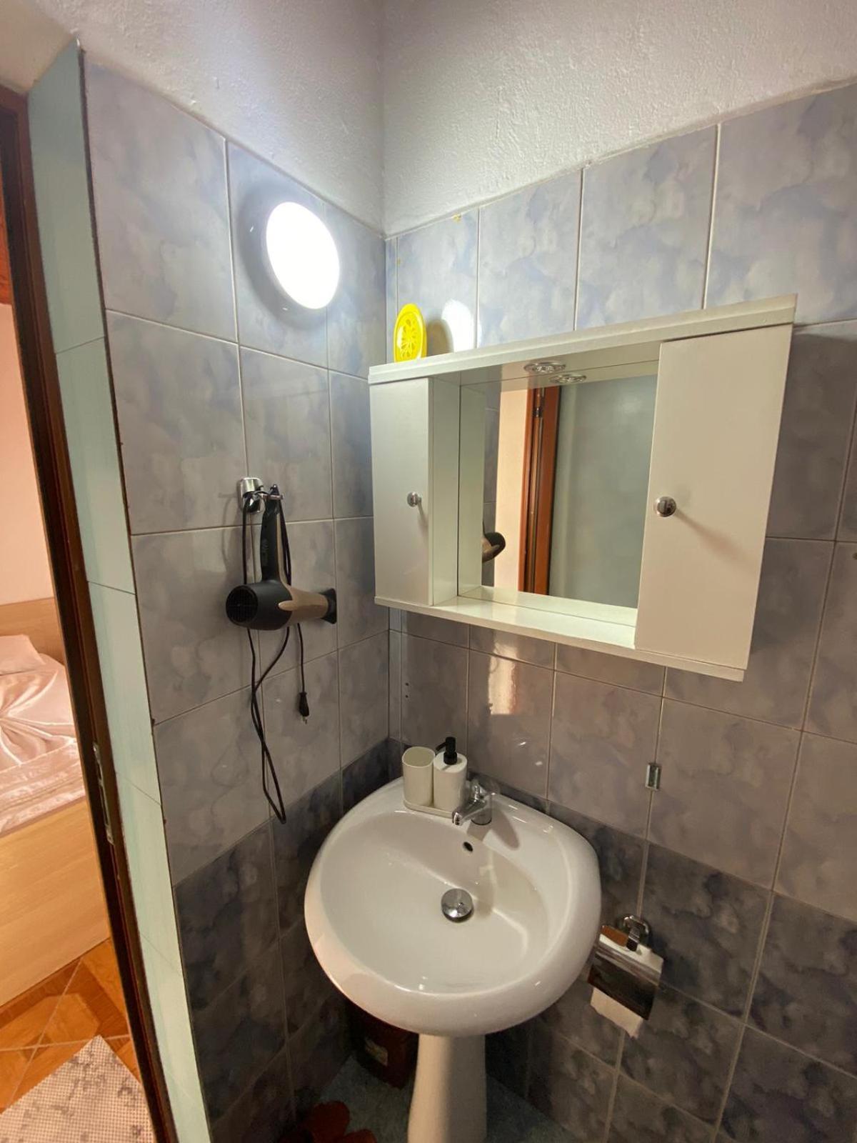 Sea View Apartments Vlore Bagian luar foto