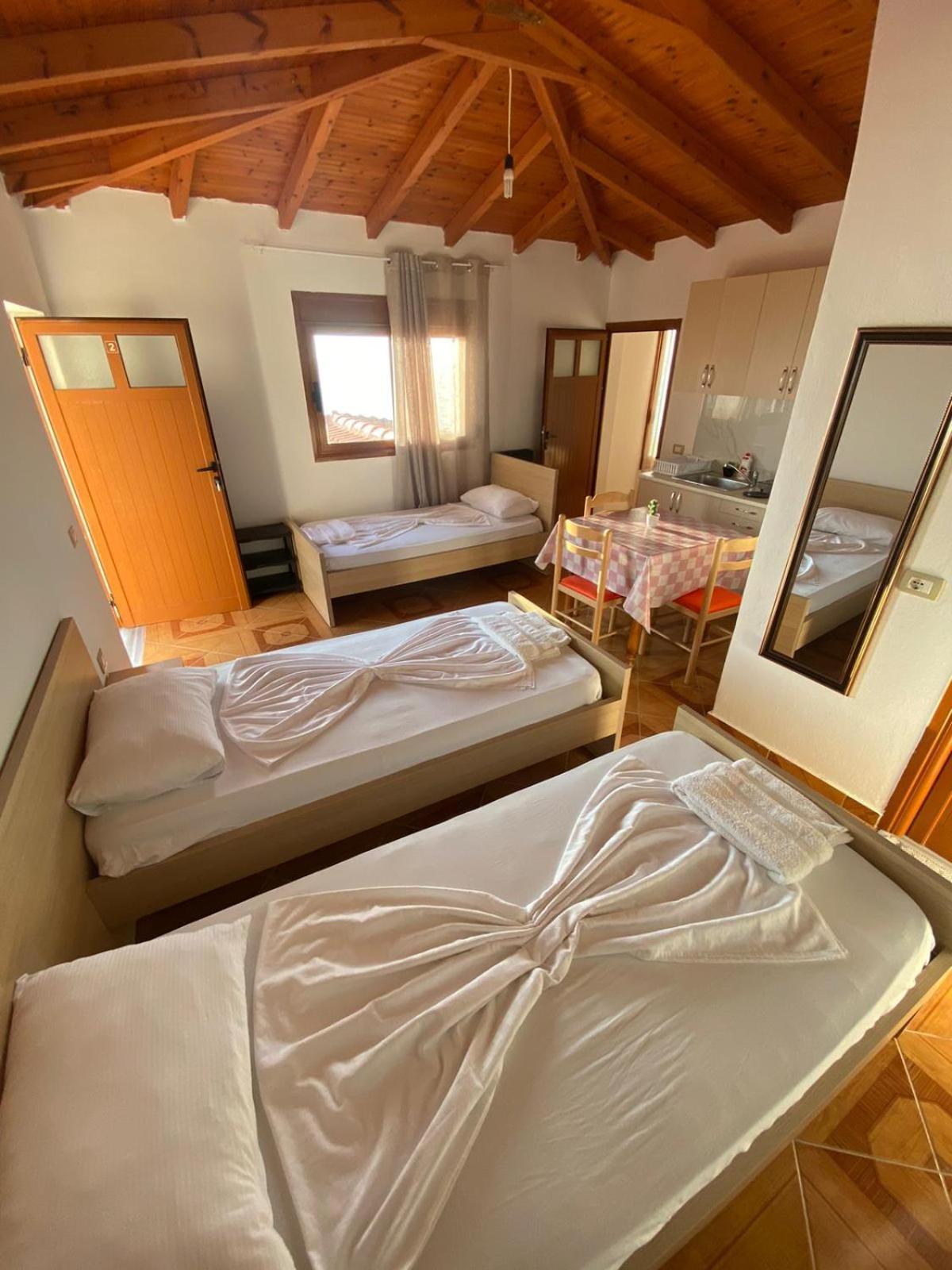 Sea View Apartments Vlore Bagian luar foto